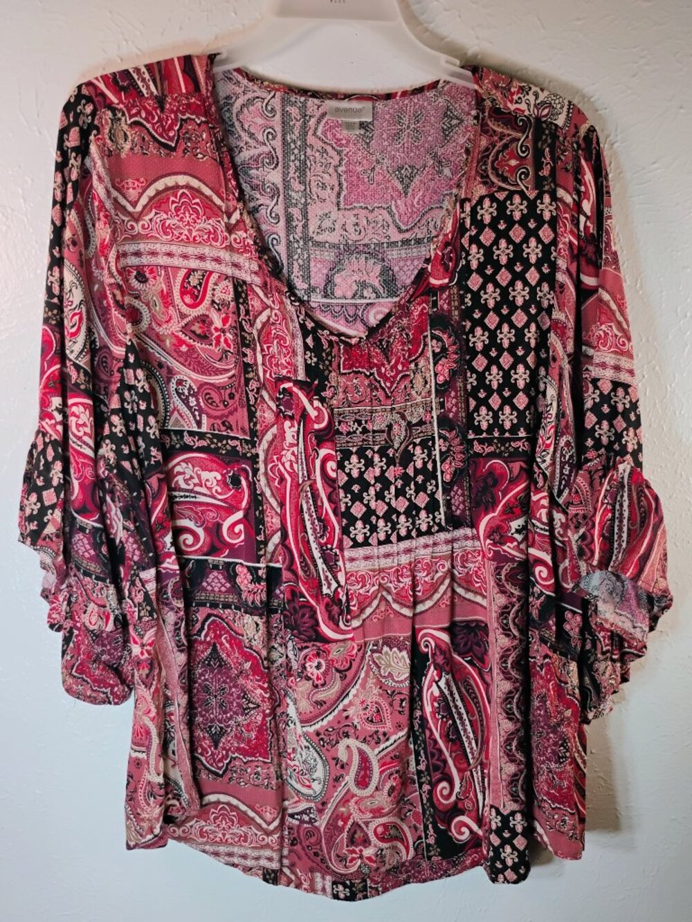 Avenue Plus Size Peasant Top – Size 26/28 – Pink & Black Paisley Patchwork